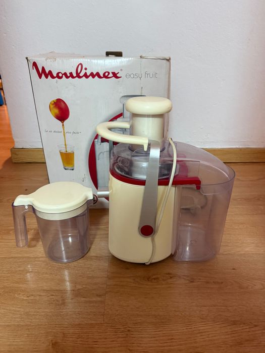Centrifugadora MOULINEX Frutelia(por falta de uso a cor está amarelado