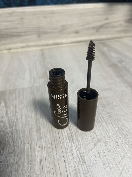 Туш для брів коричневий відтінок