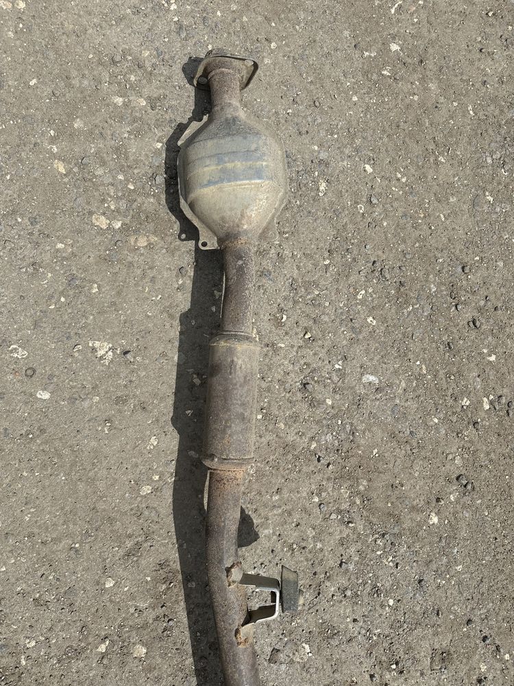 Глушник в зборі Subaru Forester SG5 2004 рік