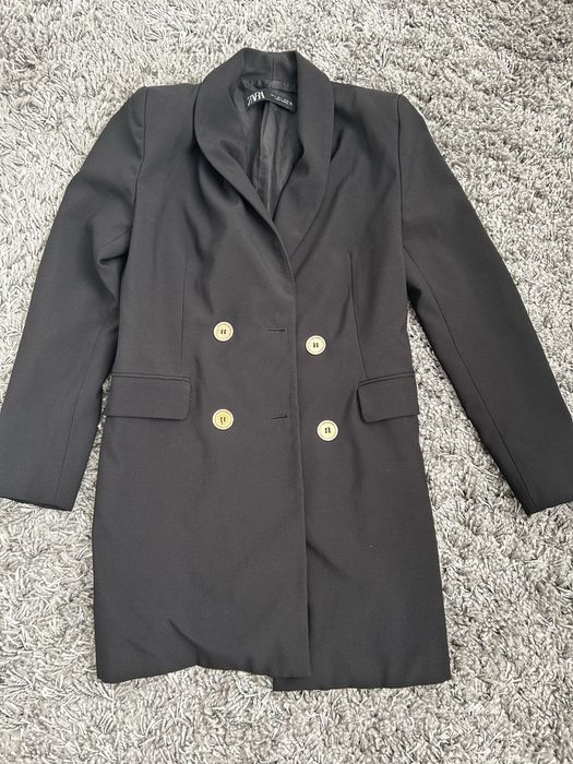 Сукня-піджак Zara.