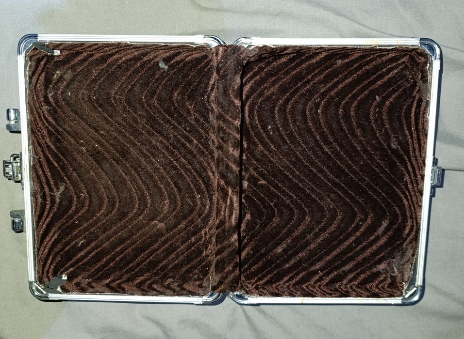 Кейс , бокс.ціна 200гр.