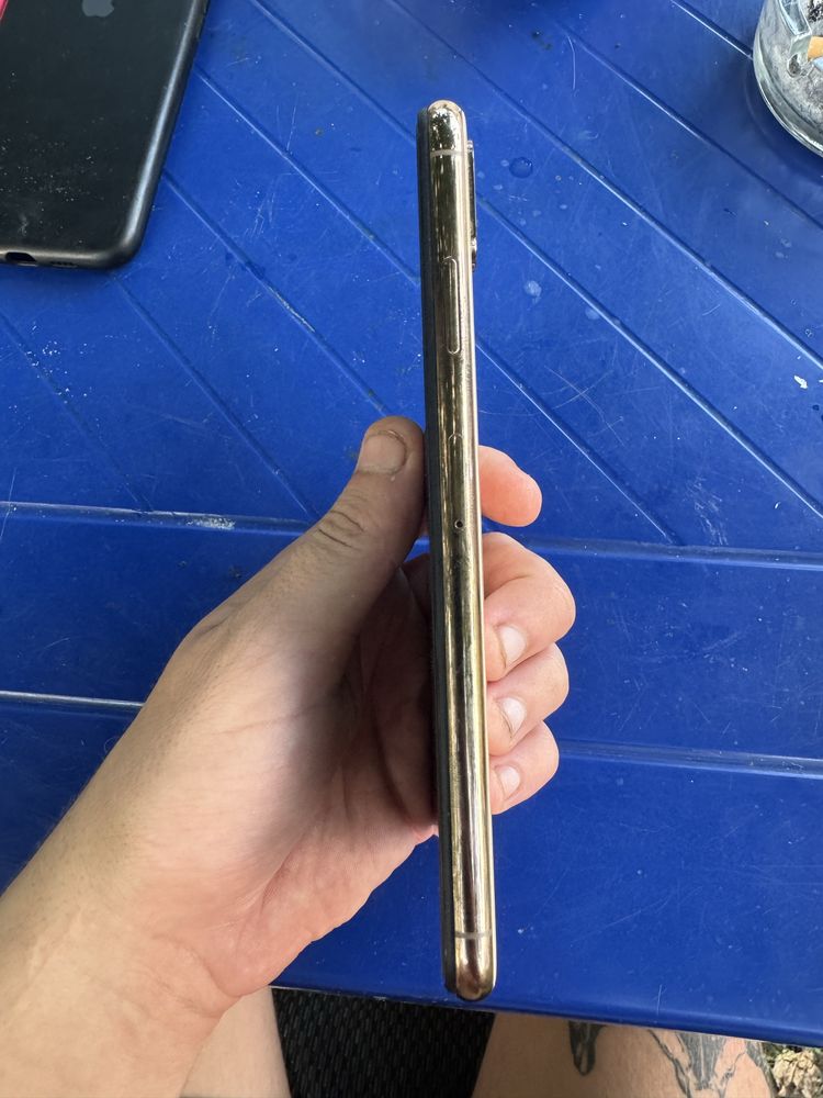 Продам iPhone XS Max 256 ГБ (R-SIM)