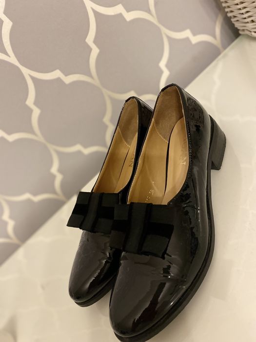 Buty mokasyny czarne skóra lakierowana SAGAN piekne nowe
