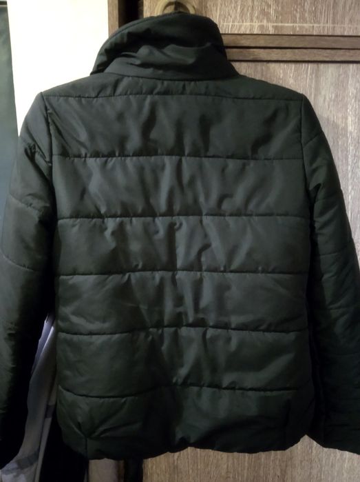 Продам куртки осеннюю и зимние