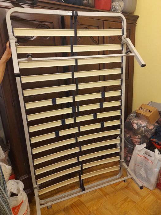 Cama dupla de corpo e meio