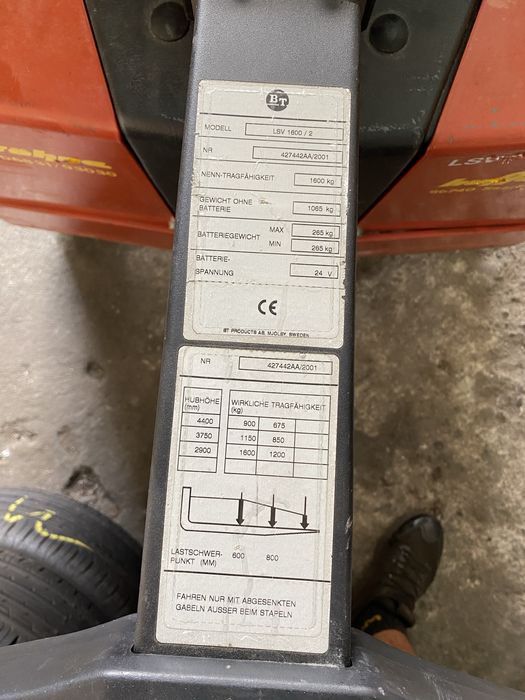 Paleciak elktryczny z masztem BT LSV 1600/2 2001r. Triplex z Niemiec