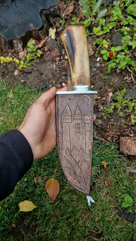 Ręcznie wykuty nóż Bowie konstrukcja Frame Handle. Inspirowany Drakulą