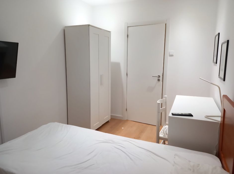 Quarto todo mobilado