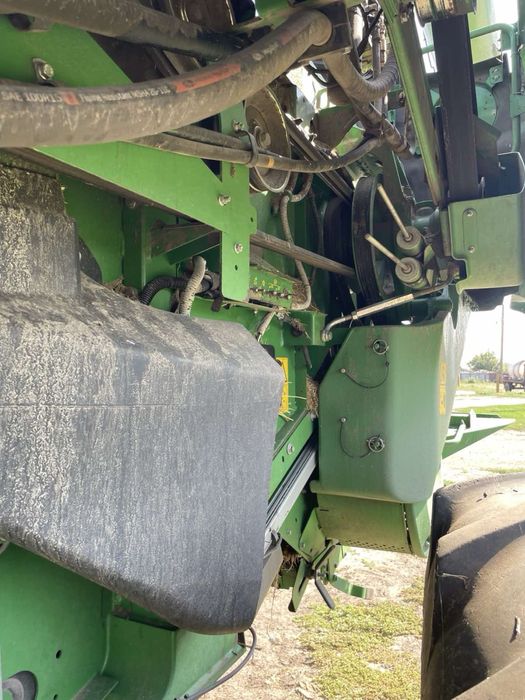 Продається комбайн Джон Дір S670 з зерновою жаткою