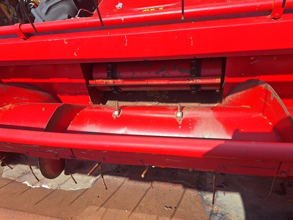 Комбайн Massey Ferguson 16