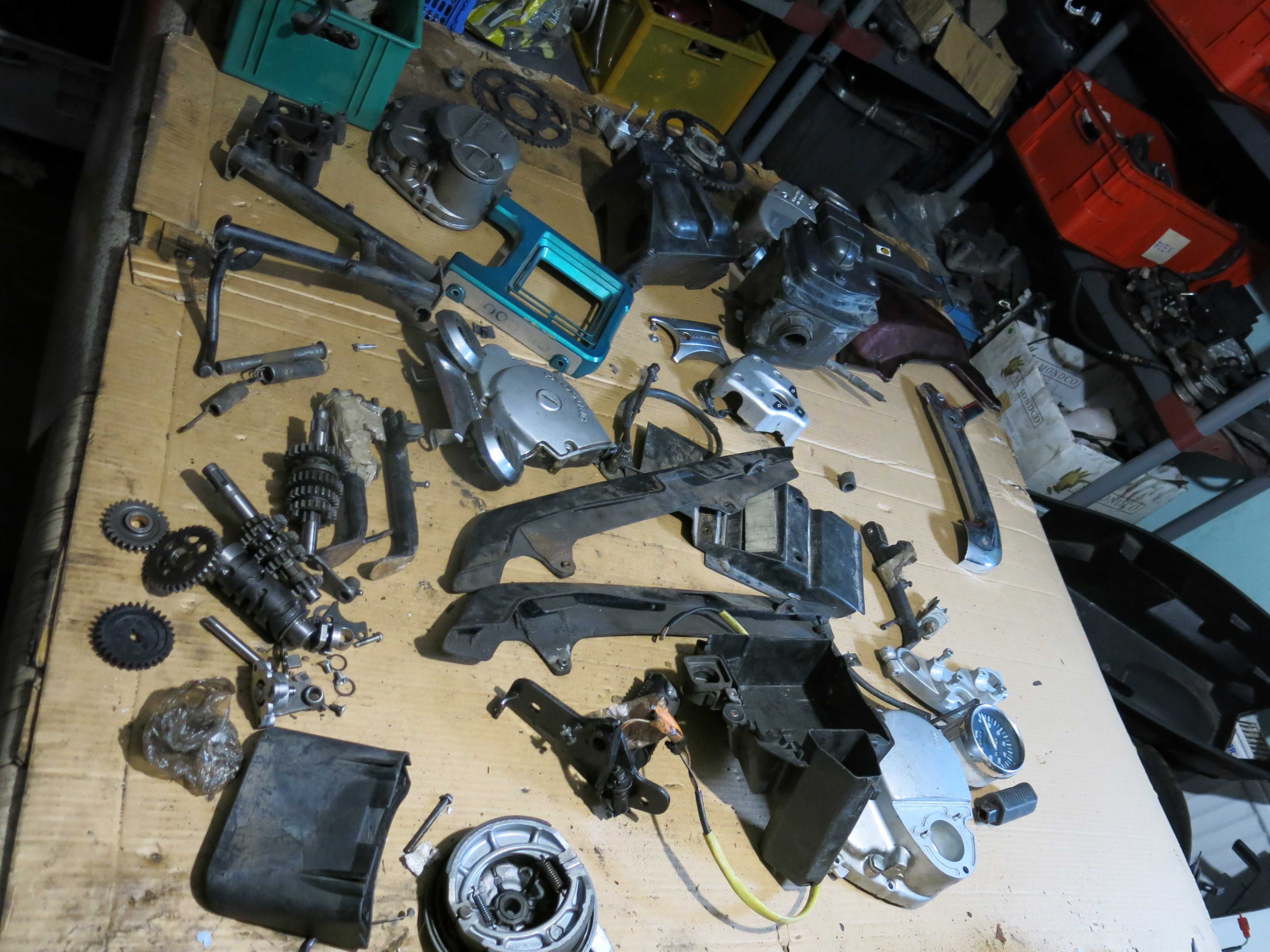 Zębatki skrzyni biegów Hyosung GA 125.