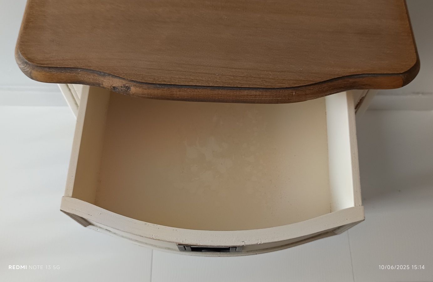 Mesa de Cabeceira rústica Hemnes ( IKEA )