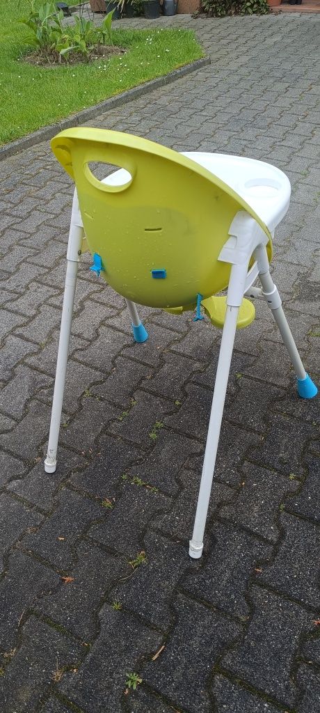 Krzesełko do karmienia.