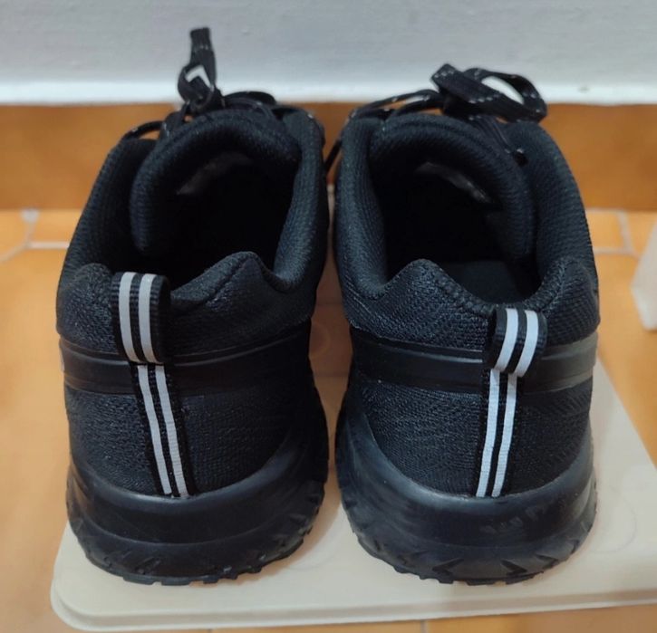 Sapatilhas pretas fila