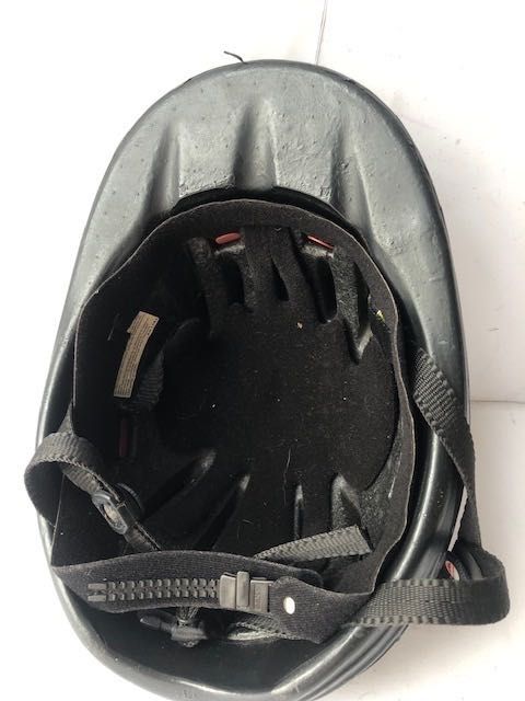 Toczek kask jeździecki CASCO 52-57 czarny plastik