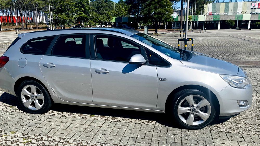 Opel Astra Sports Tourer 1.7CDTi 2011 - Impecavel
