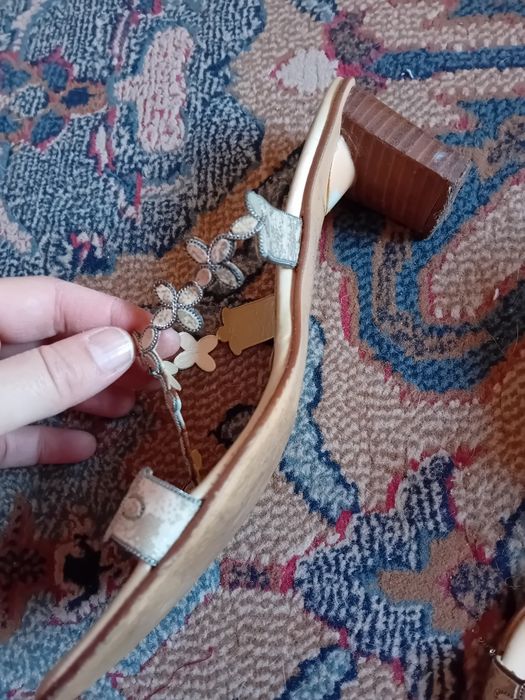 Sandálias de salto alto