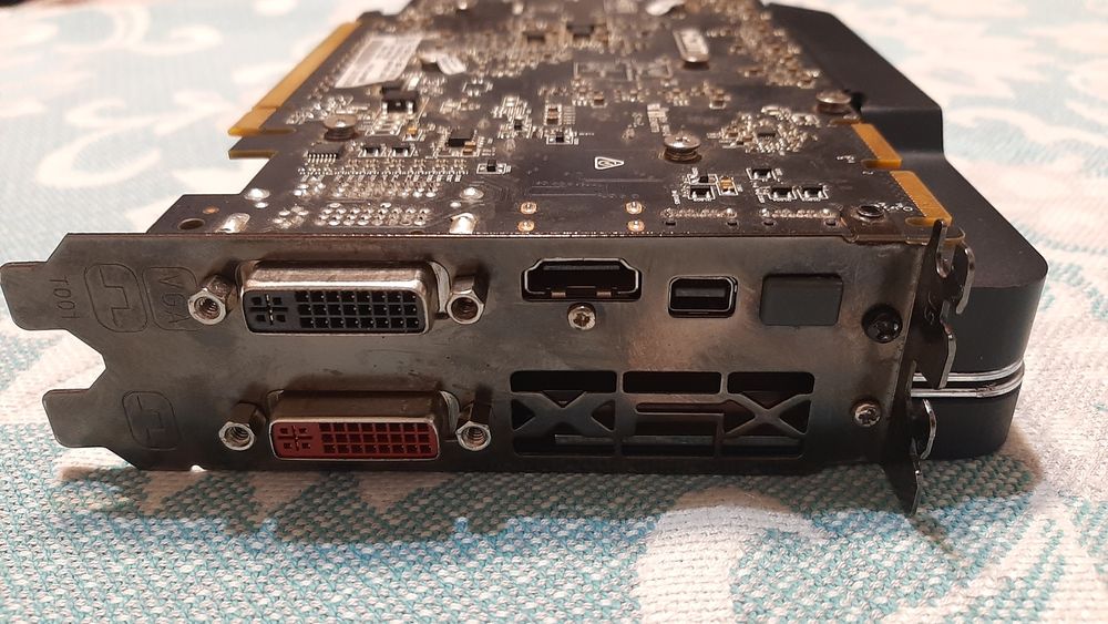 Відеокарта Radeon R9-280X. Під ремонт