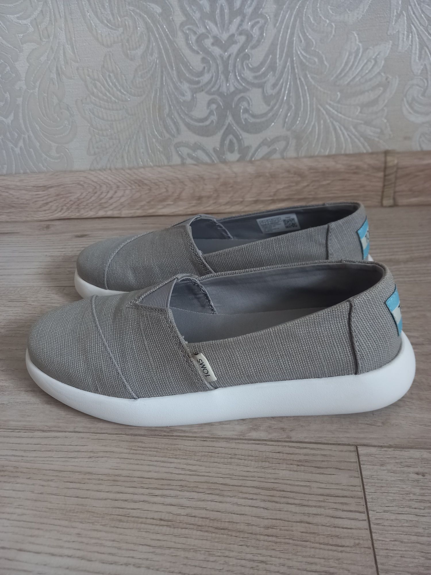Продам мокасины слипоны TOMS