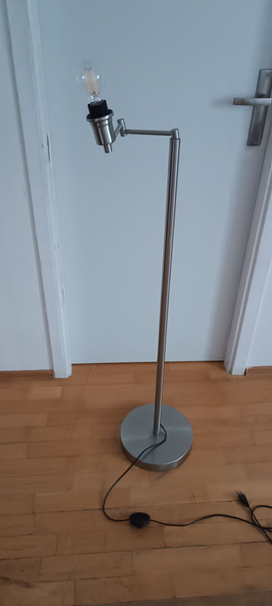 Lampa stojąca srebrna loft