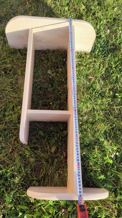 Настінна полиця. У наявності є дві