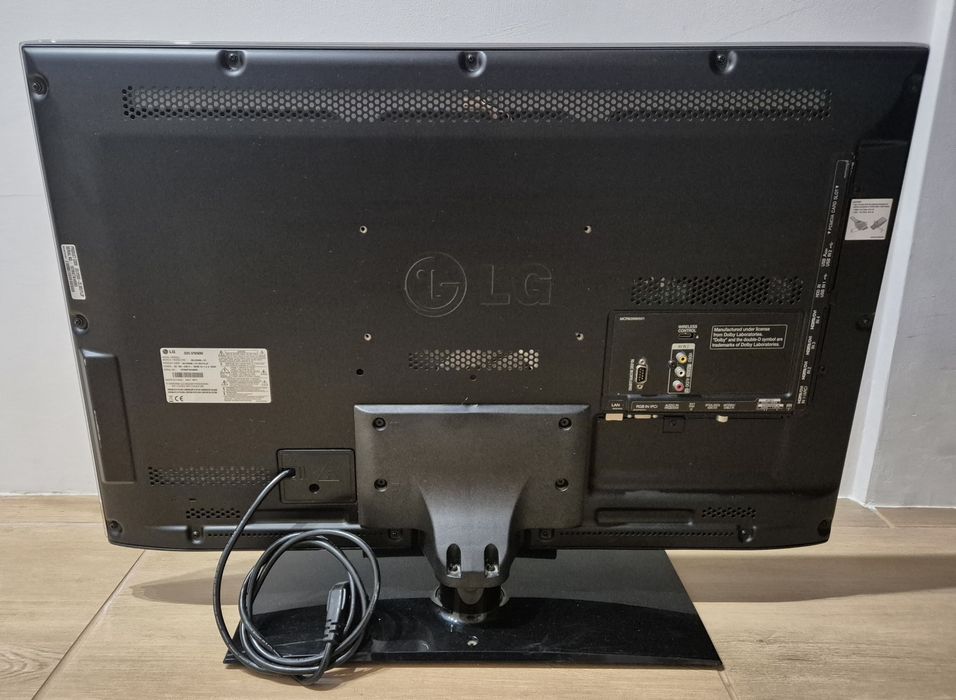 Telewizor 32 cale, full HD, super stan piękny ekran pilot podświetlany