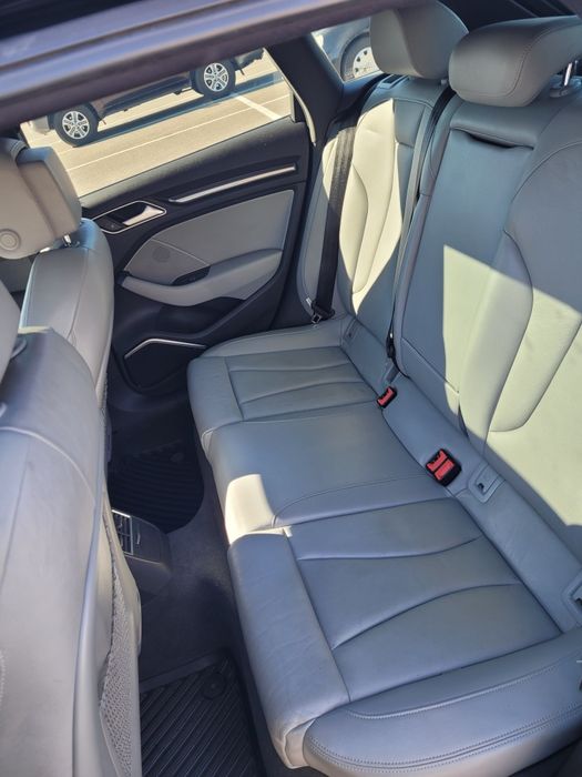 Audi A3 e-tron 2018 плагін гібрид