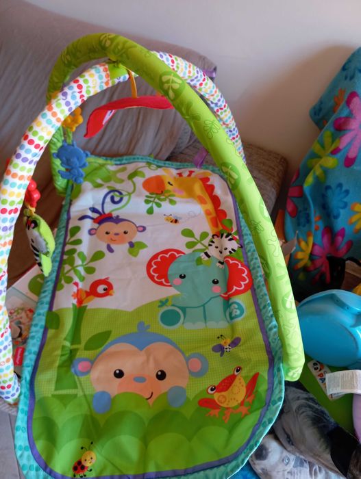 Tapete de atividades de bebê