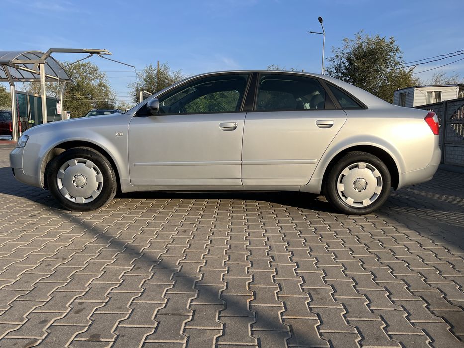 Audi A4 1.6 бензин