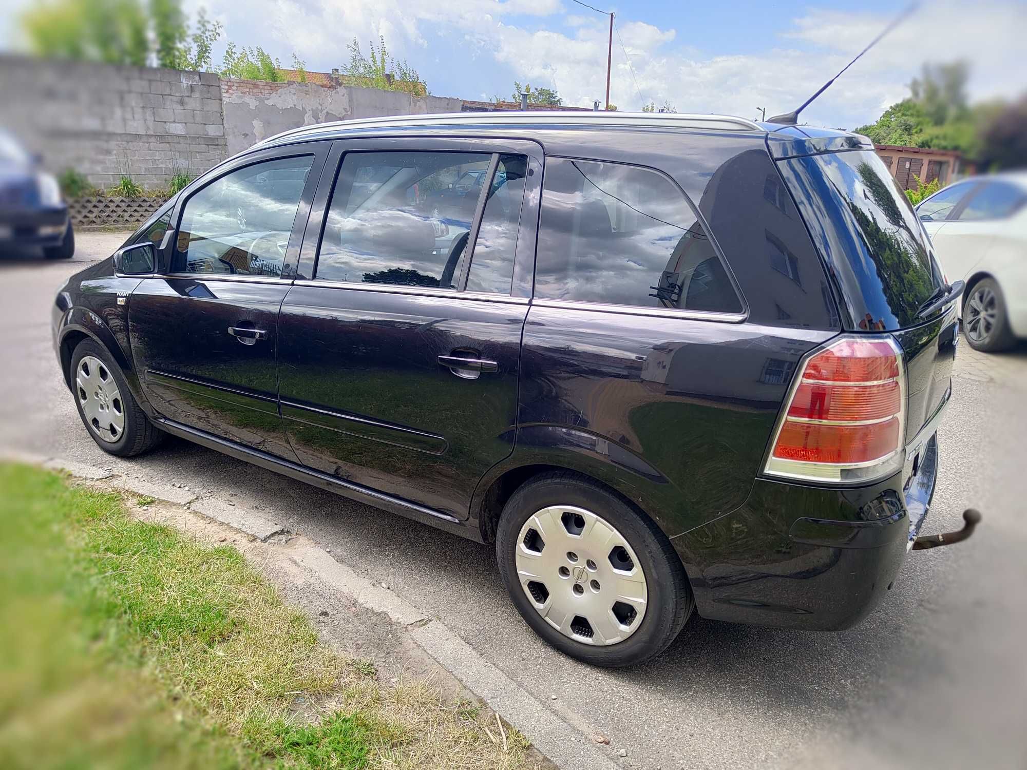 Opel Zafira 1.9 TDI dostosowany dla osoby niepełnosprawnej
