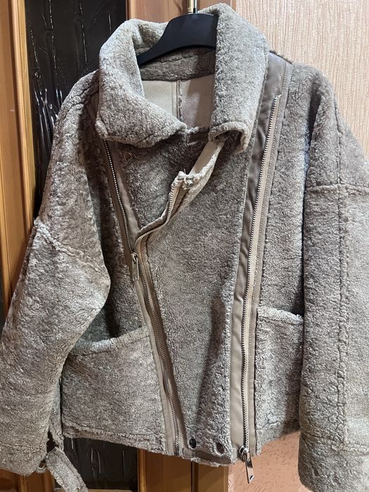 Стильная дубленка искуственная , модная весна осень .