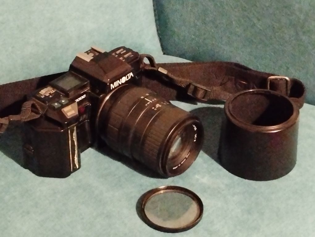 Minolta Maxxum 7000 usada com lente Sigma 70-210mm