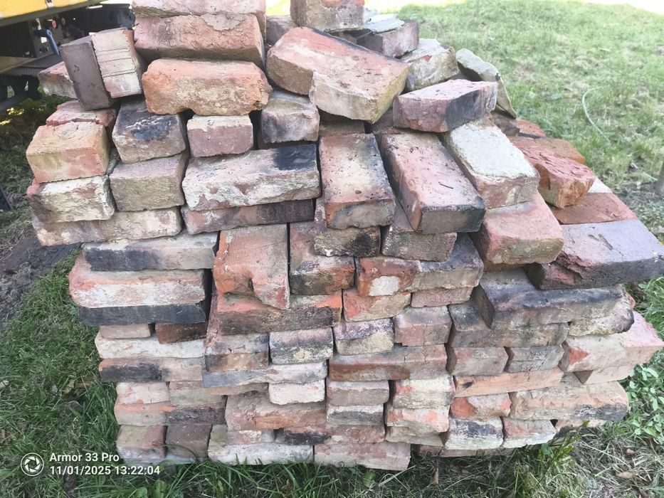 Stara cegła około 250 sztuk