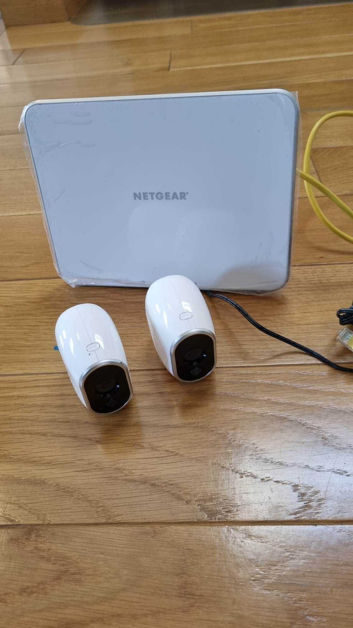 Zestaw stacja bazowa + 2 x kamerka bezprzewodowa Netgear Arlo