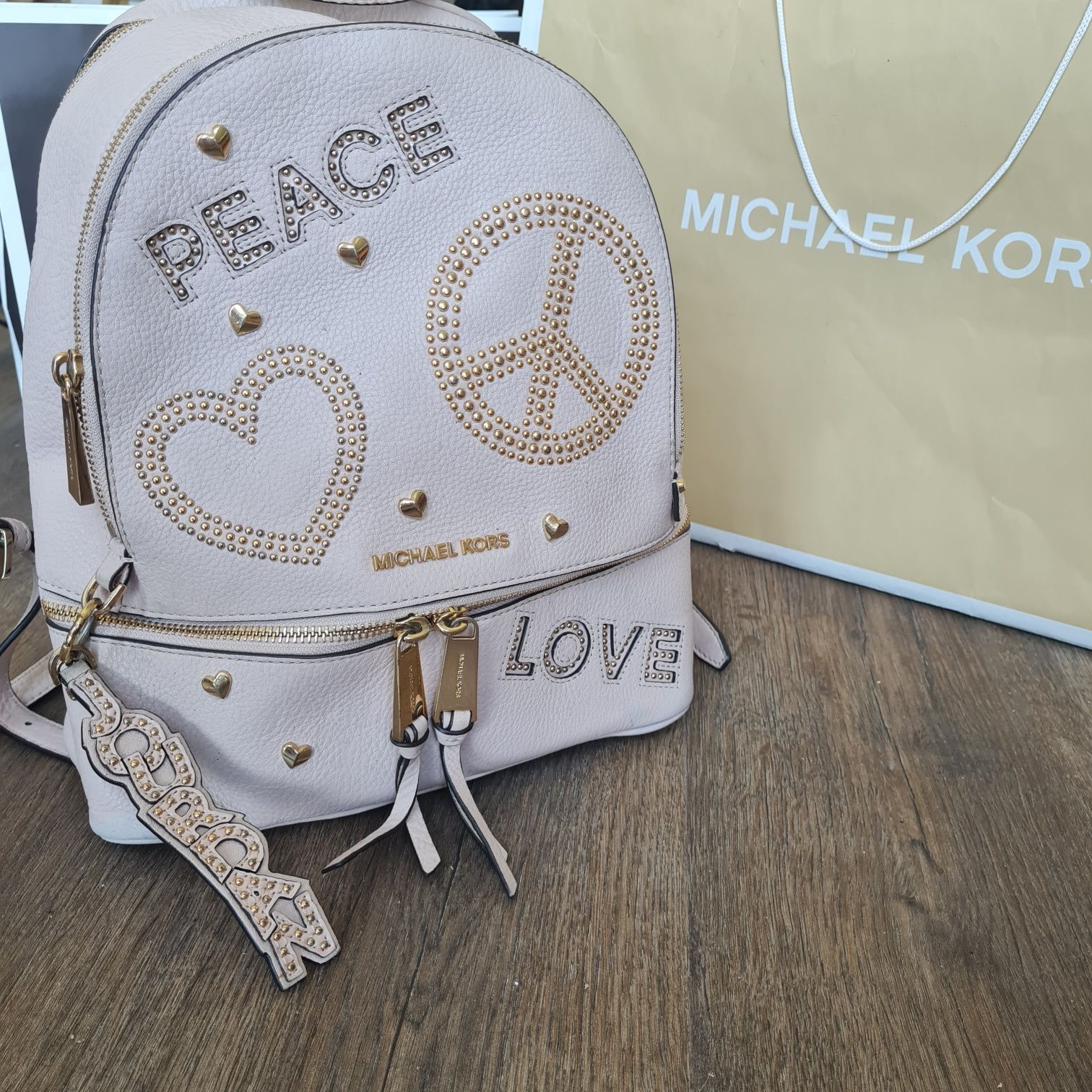 Michael Kors plecak plecaczek rhea beżowy logo duży mk monogram logowa