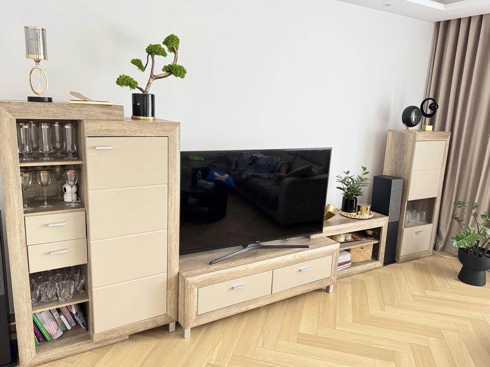 Sprzedam meble do salonu, 2 komody i witryna