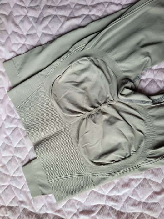 Legginsy beżowe nude push up bezszwowe modelujące xs na siłownię