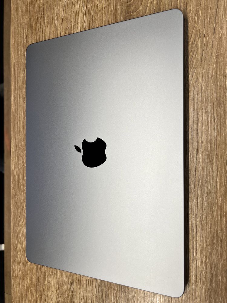 Macbook Air 13’ M2 Space Gray 2022 used (MLXW3)