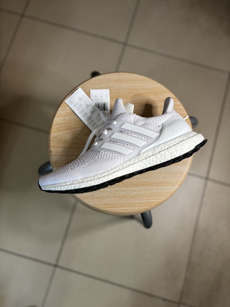 Кросівки Adidas Ultraboost 1.0. Розмір в наявності 41 1/4(26 см)