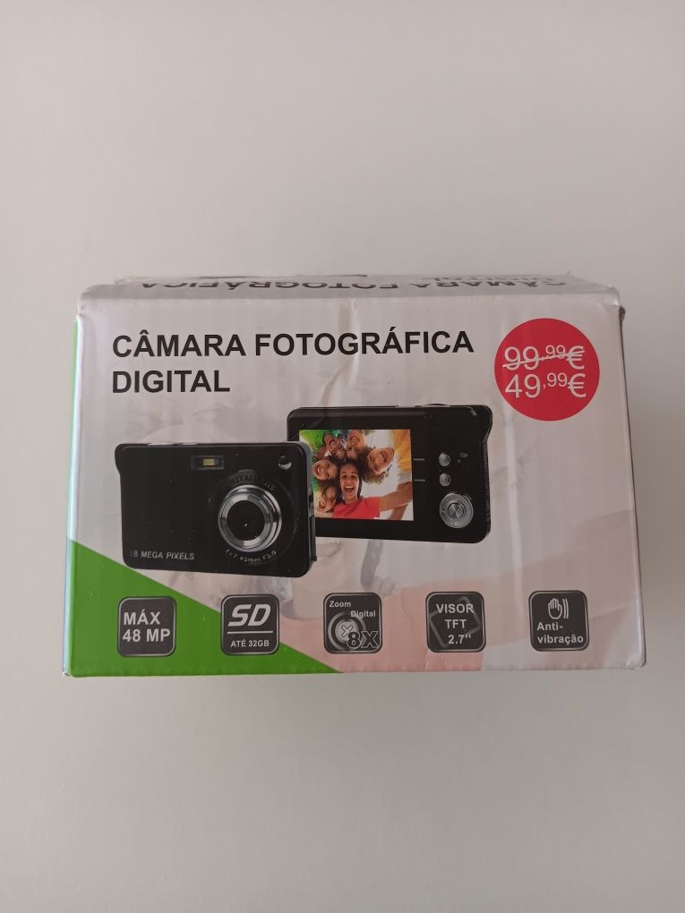 Máquina fotográfica digital Nova
NOVA
Apenas aberta para verificar o f