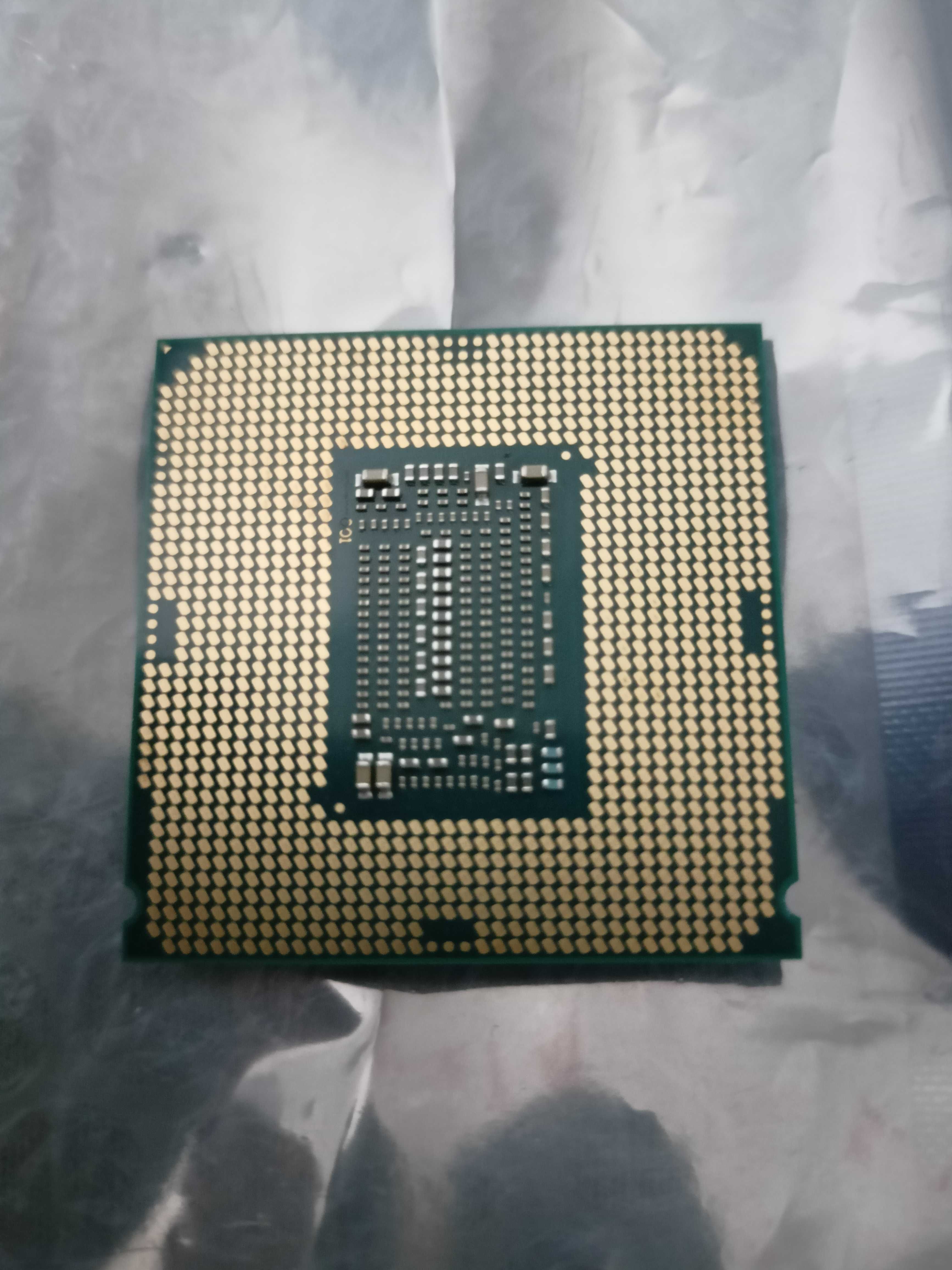 Procesor Intel i7-8700K 6 x 3,7 GHz