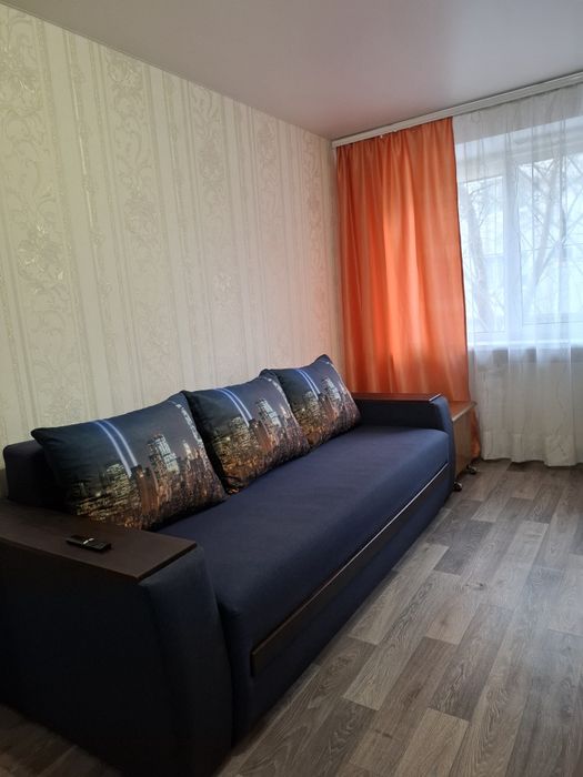 Посуточно 6 спальных мест. Район вокзалов ,центральный проспект.