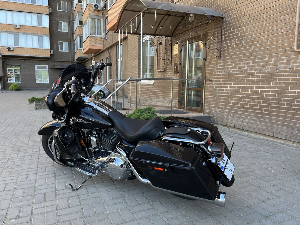 Harley-davidson Street Glide ТОРГ