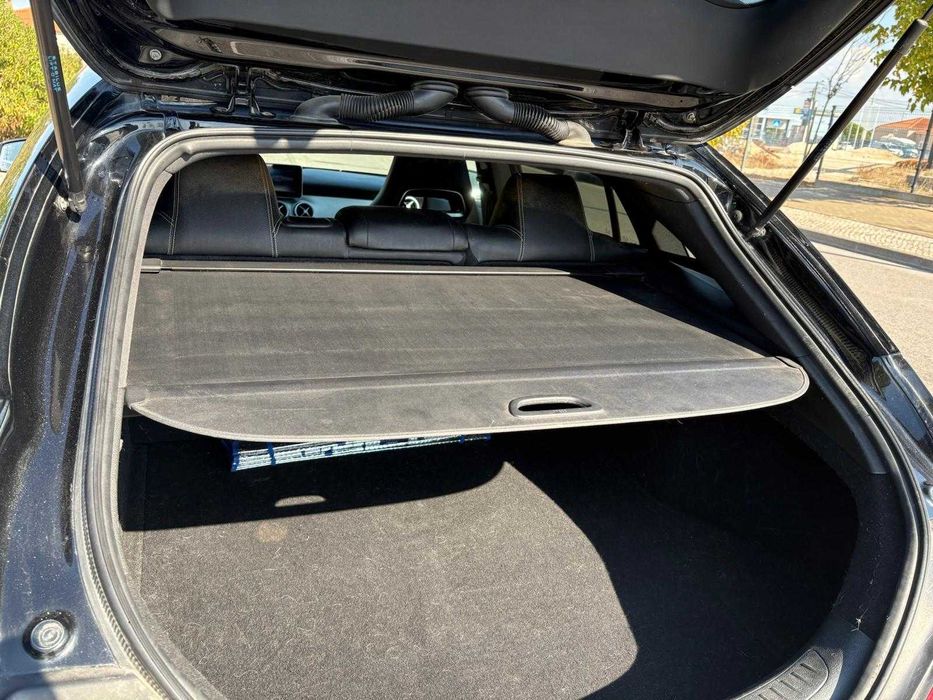 Mercedes-Benz CLA 180 Shooting Brake Urban 2015 – Excelente estado