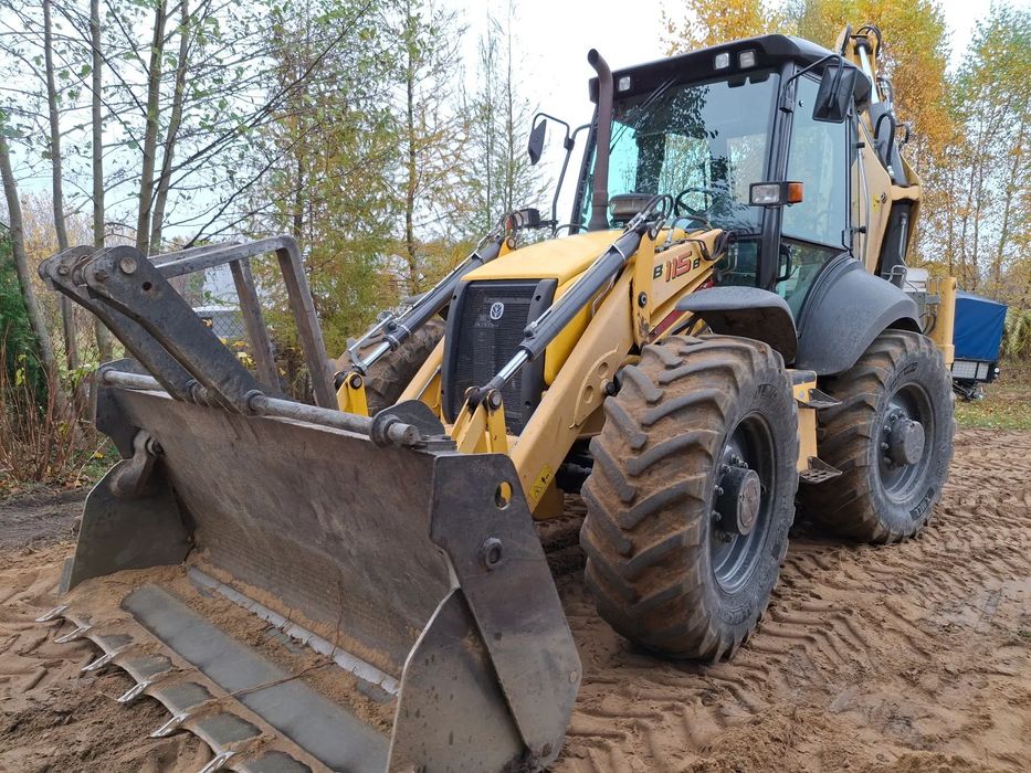 New Holland B115b  New Holland b 115b