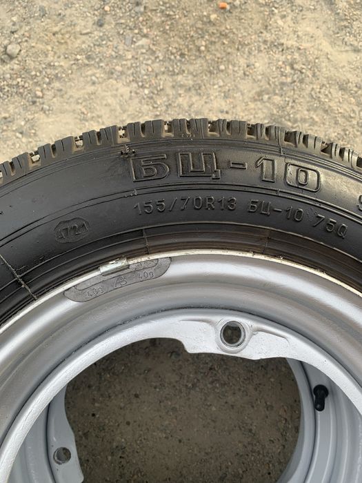 Продам комплект дисков с зимней резиной на таврию,славуту