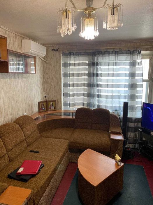 Продам 1 комн  гостинку Тополинная 10