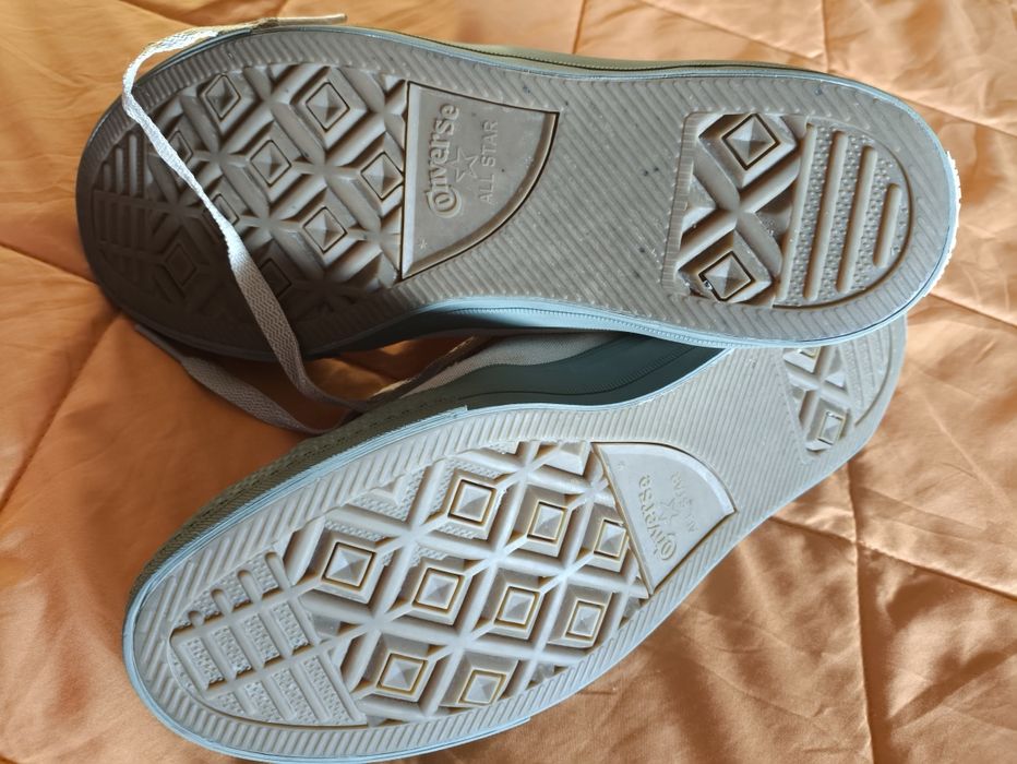 Sapatilhas Converse praticamente novas