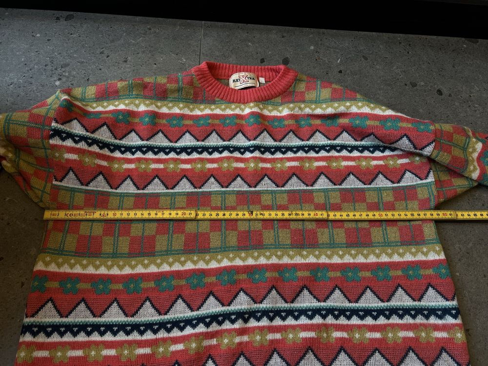 Kolorowy sweter we wzory; vintage; retro; hipsterski