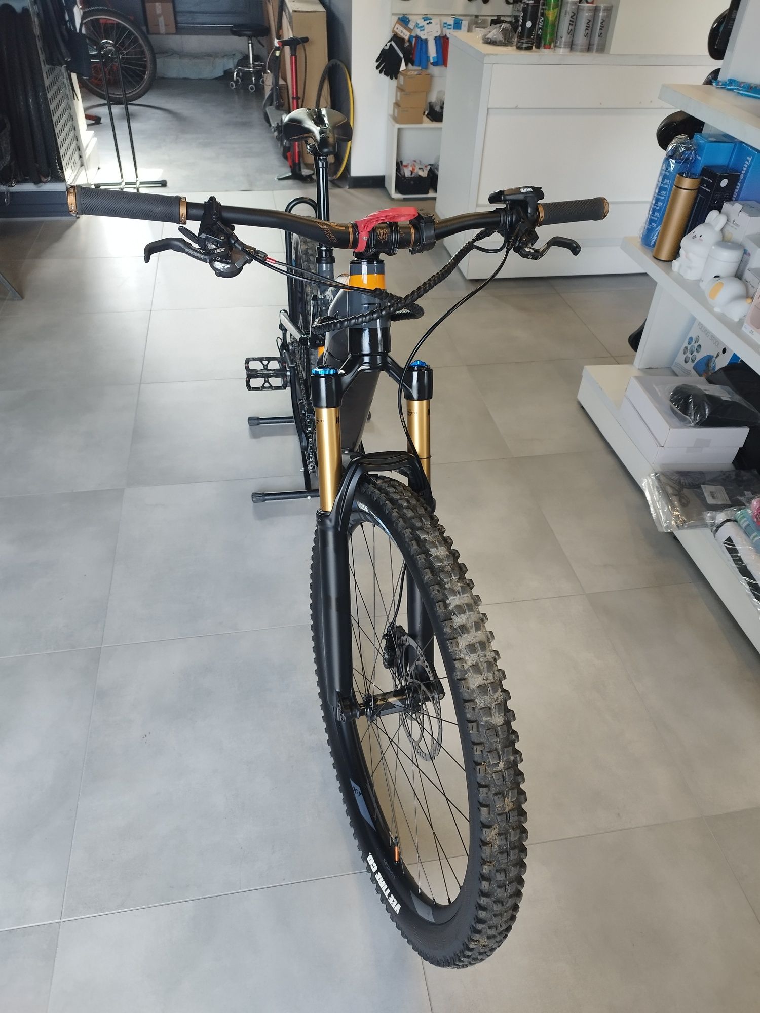 Rower elektryczny enduro Raymon, XT 8000, Yamaha, Fox, Magura, Mullet